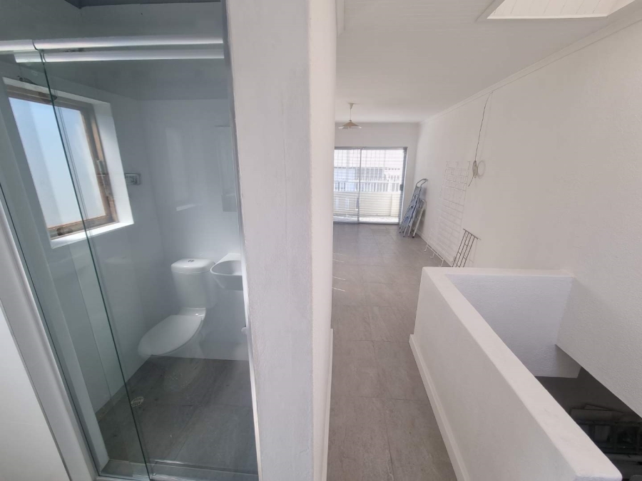 To Let 3 Bedroom Property for Rent in Wynberg Western Cape